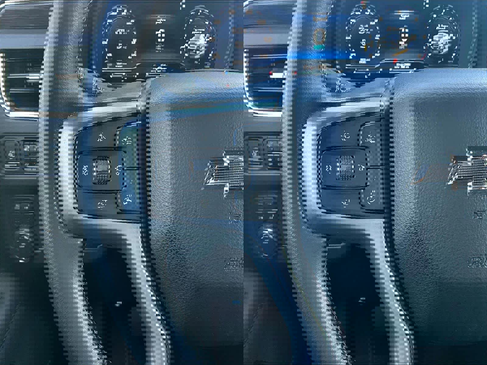 Used 2024 Chevrolet Tahoe Z71 w/ Luxury Package image 24