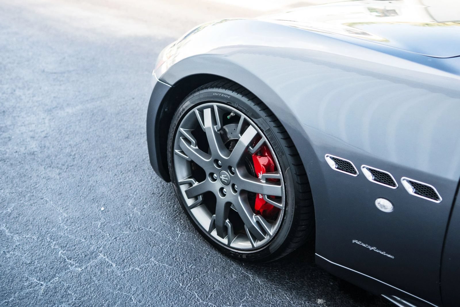 Used 2015 Maserati GranTurismo MC RWD image 5