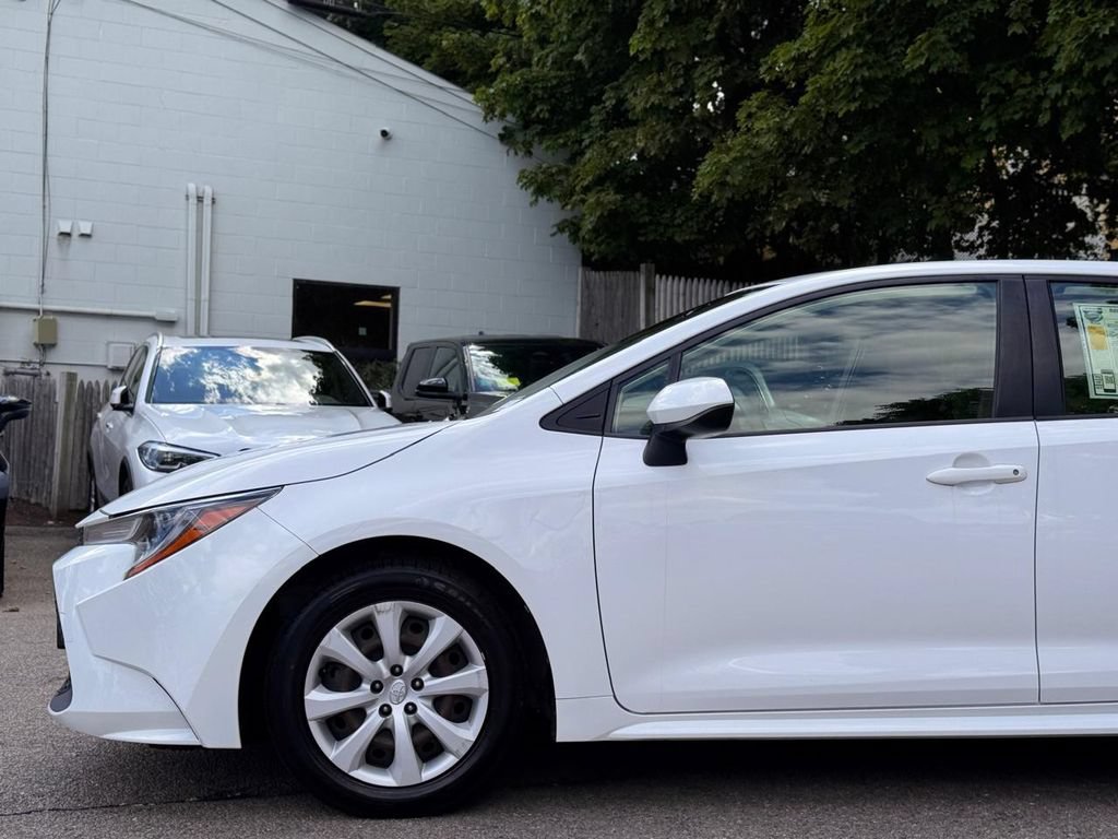 Used 2021 Toyota Corolla LE w/ Carpet Mat Package (TMS) FWD image 10