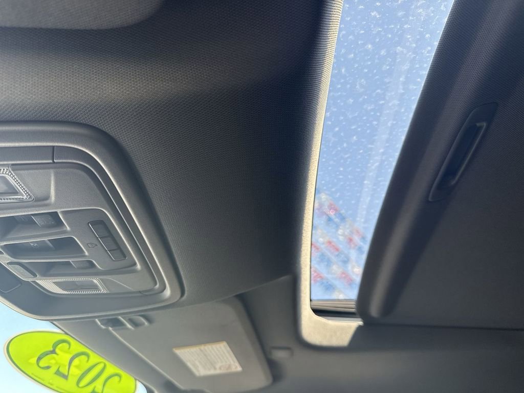 Used 2023 GMC Sierra 2500 Denali w/ Denali Black Diamond Edition AWD/4WD image 32