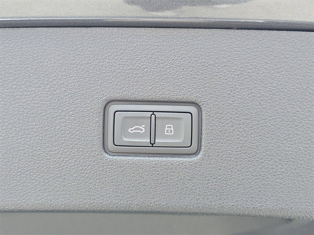 New 2025 Audi RS Q8 performance image 13