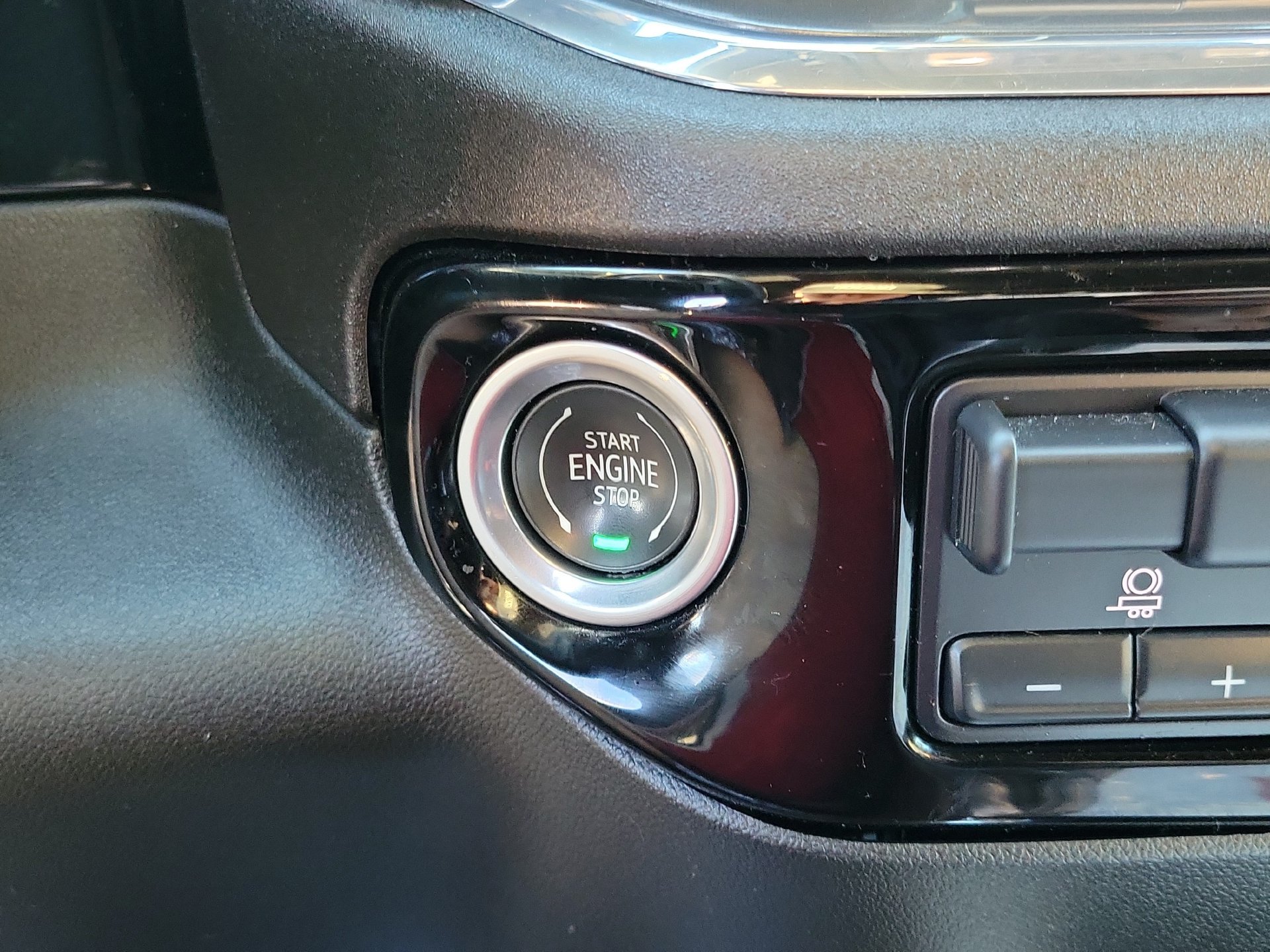 Used 2024 Chevrolet Silverado 2500 High Country w/ High Country Premium Package AWD/4WD image 16