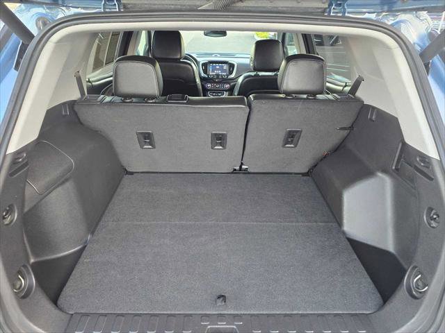 Used 2024 GMC Terrain SLT image 16