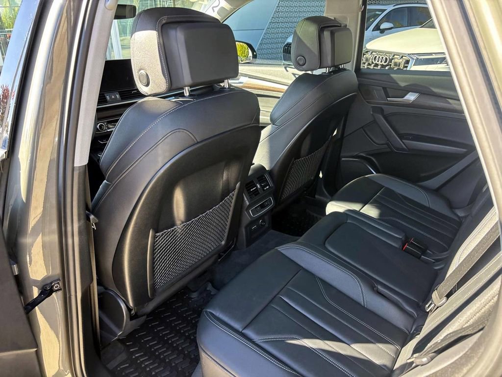 Used 2024 Audi Q5 e Premium image 28