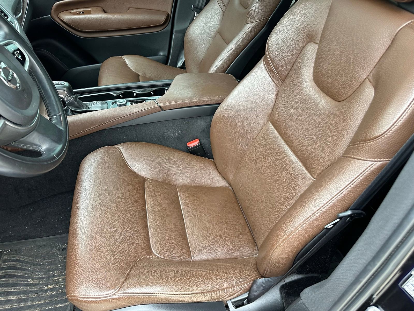 Used 2019 Volvo XC90 T6 Momentum w/ Advanced Package image 9