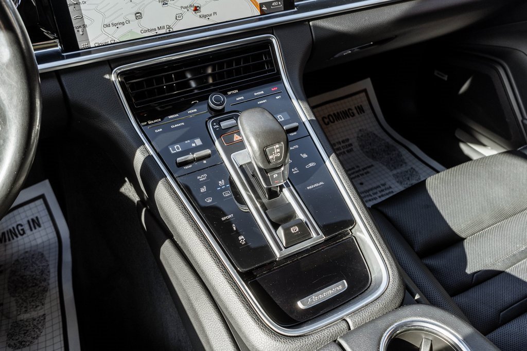 Used 2018 Porsche Panamera 4 image 20