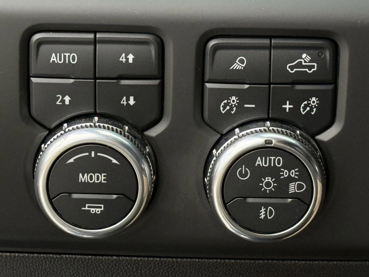 Certified 2024 GMC Sierra 1500 AT4 w/ Technology Package image 18