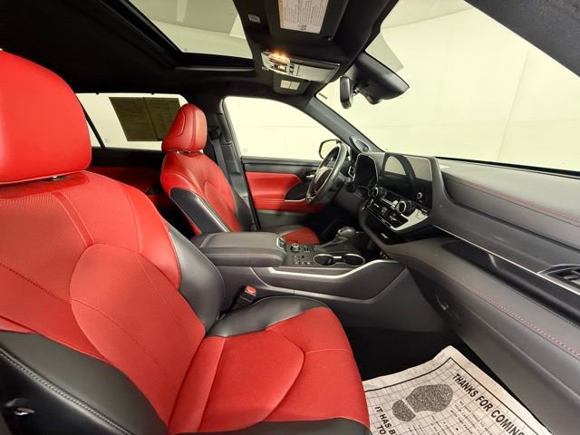 Used 2023 Toyota Highlander XSE image 34