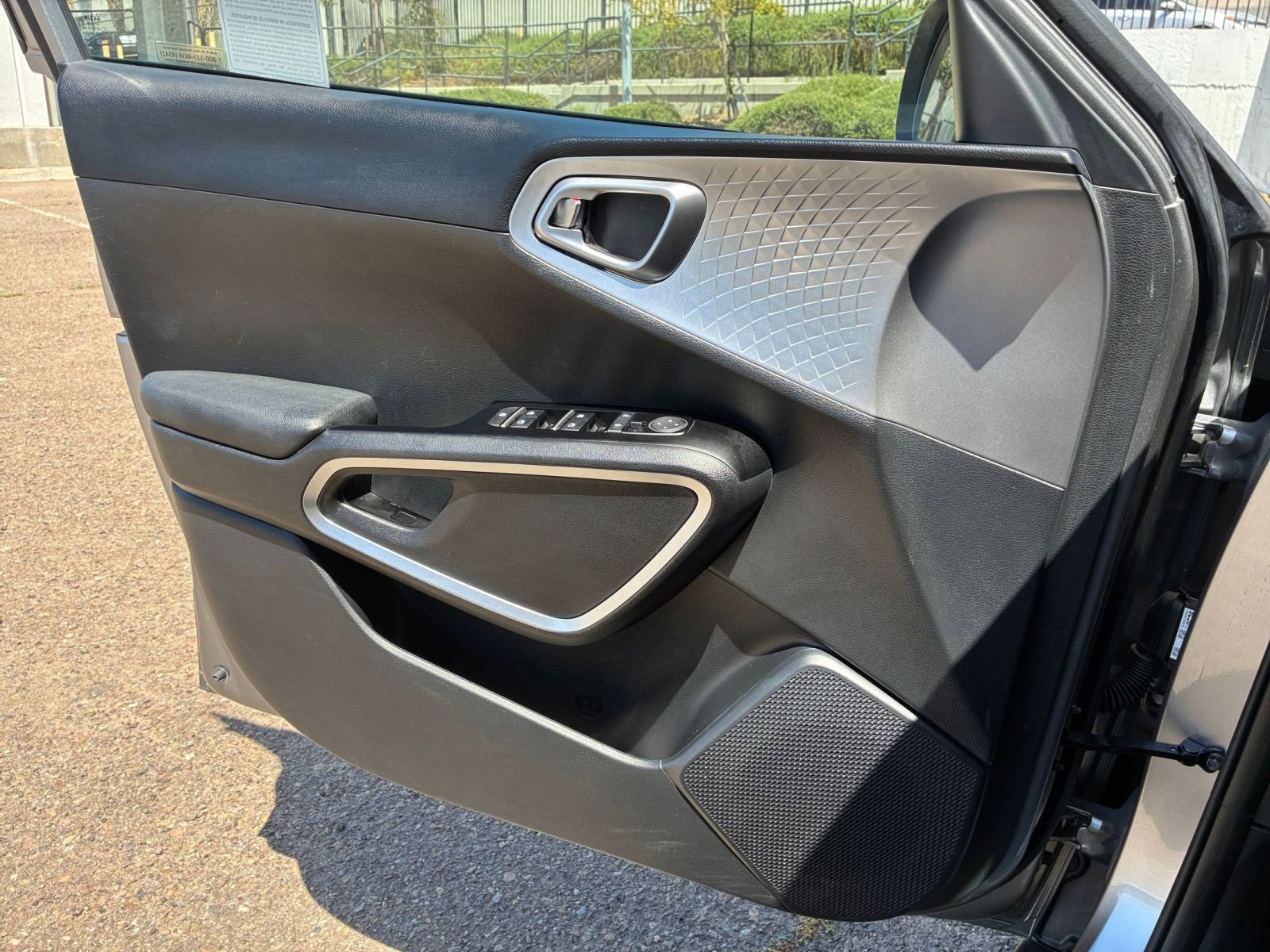 Used 2025 Kia Soul LX w/ LX Technology Package image 18