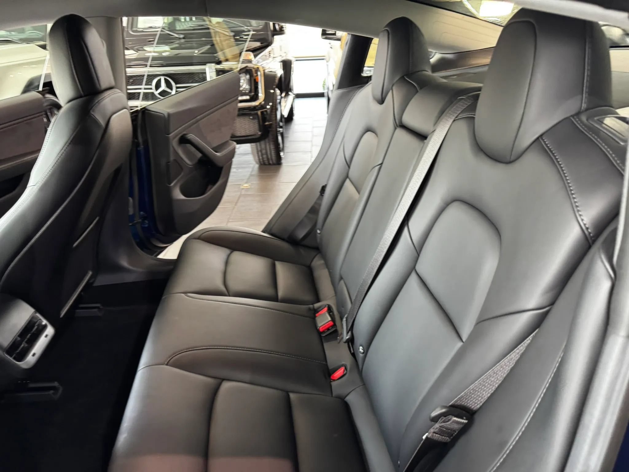 Used 2018 Tesla Model 3 Long Range RWD image 19