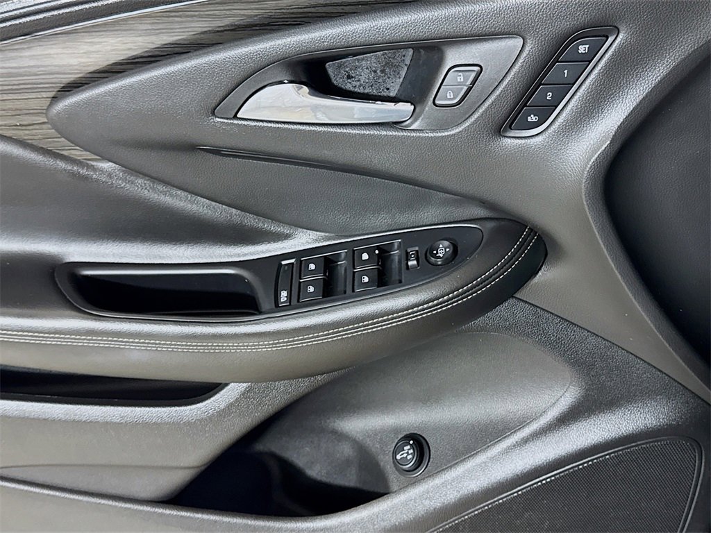 Used 2017 Buick Envision Essence image 16