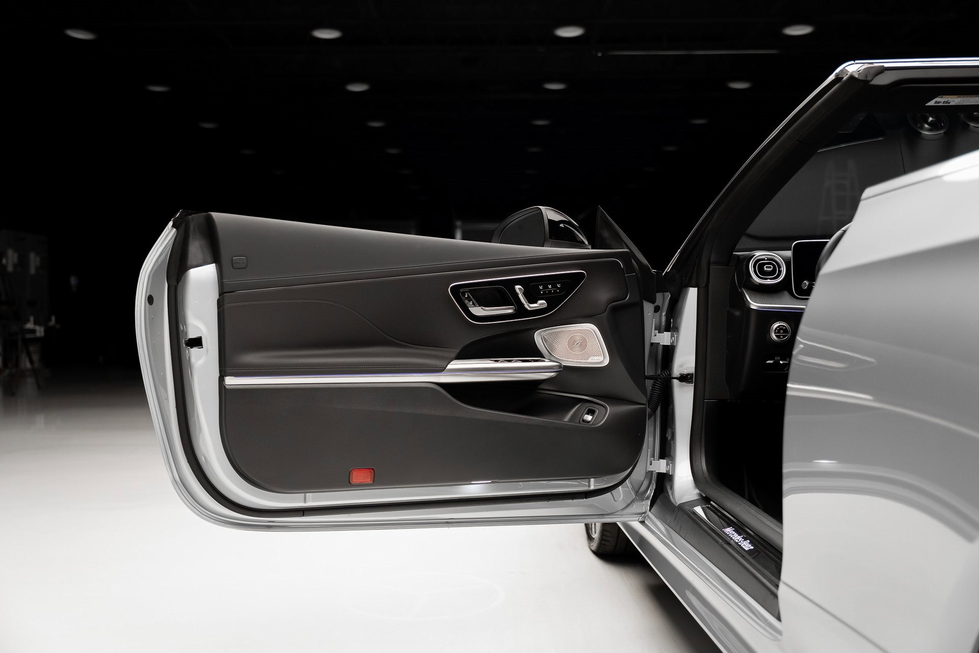 Used 2024 Mercedes-Benz CLE 300 4MATIC Cabriolet image 53