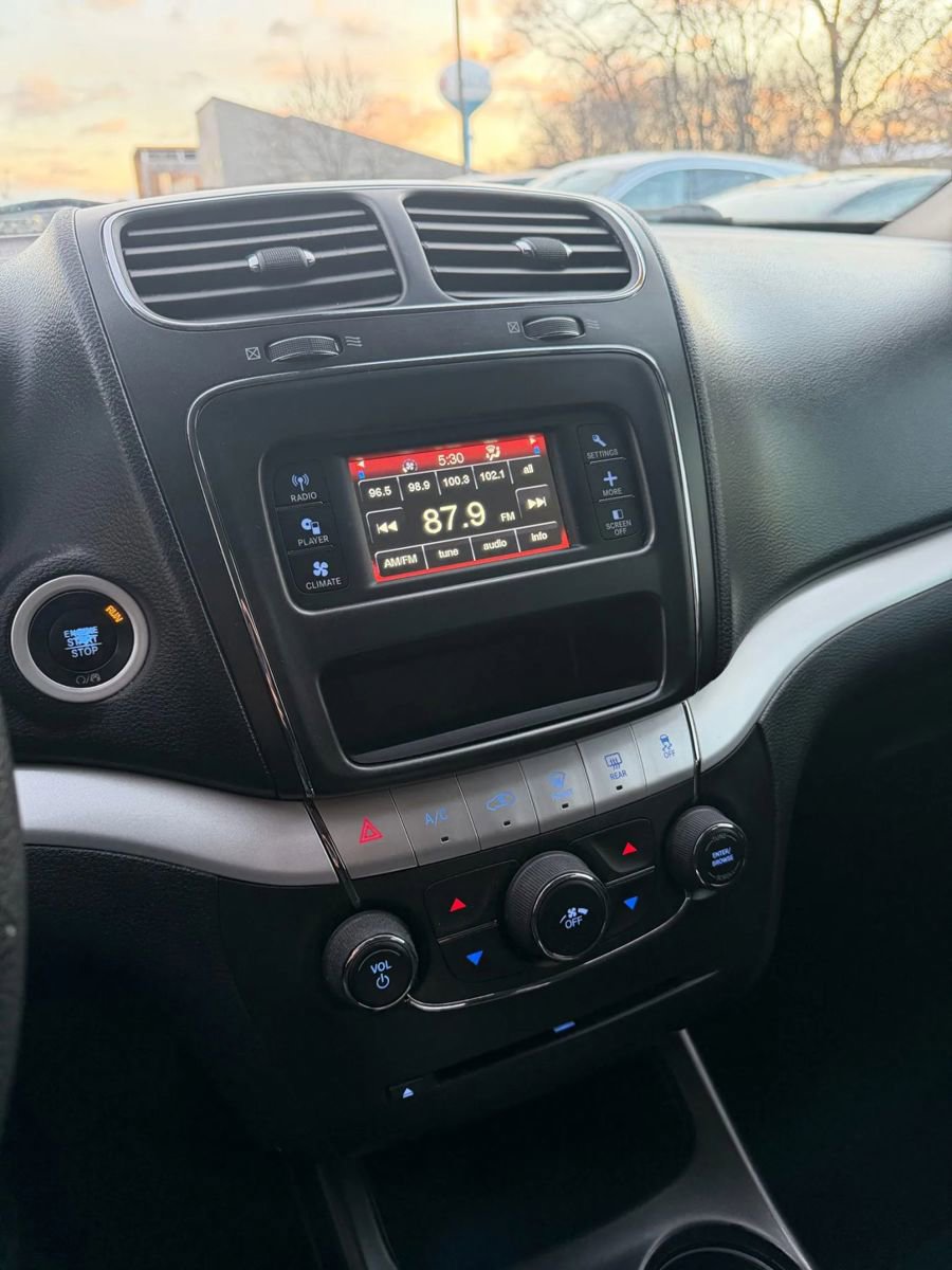 Used 2018 Dodge Journey SXT w/ Blacktop Package image 23