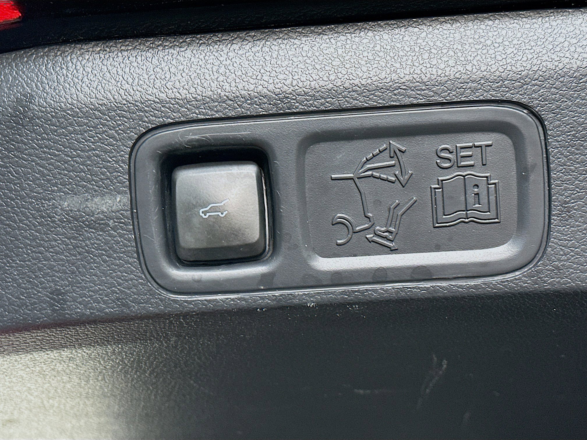 Used 2024 Ford Expedition Limited image 32