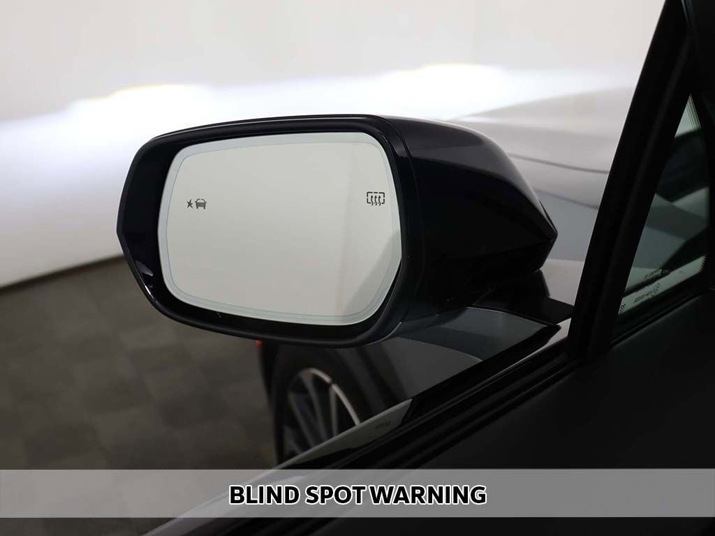 Used 2025 Cadillac Lyriq Sport AWD/4WD image 9