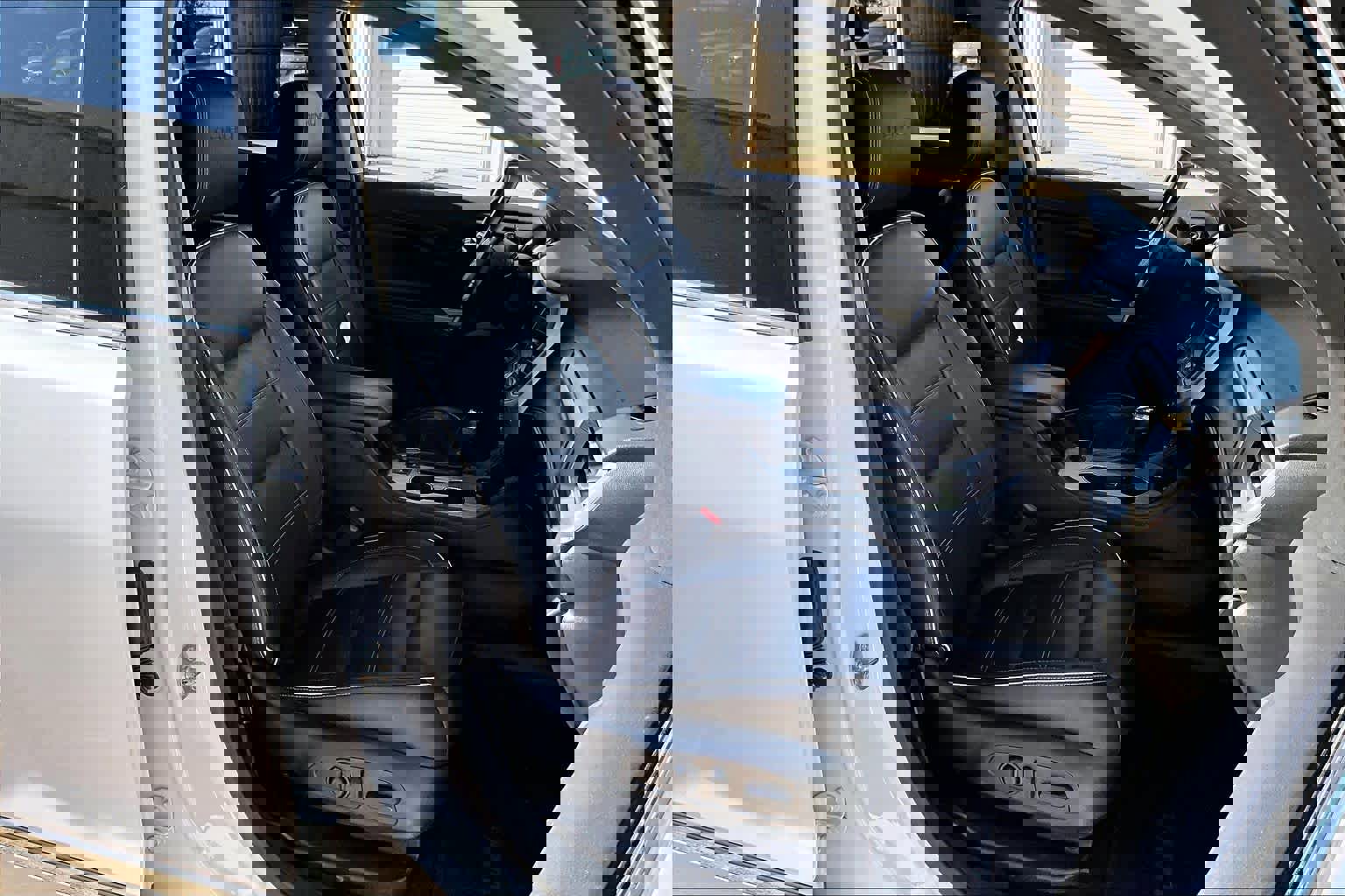 Used 2019 GMC Acadia Denali image 9