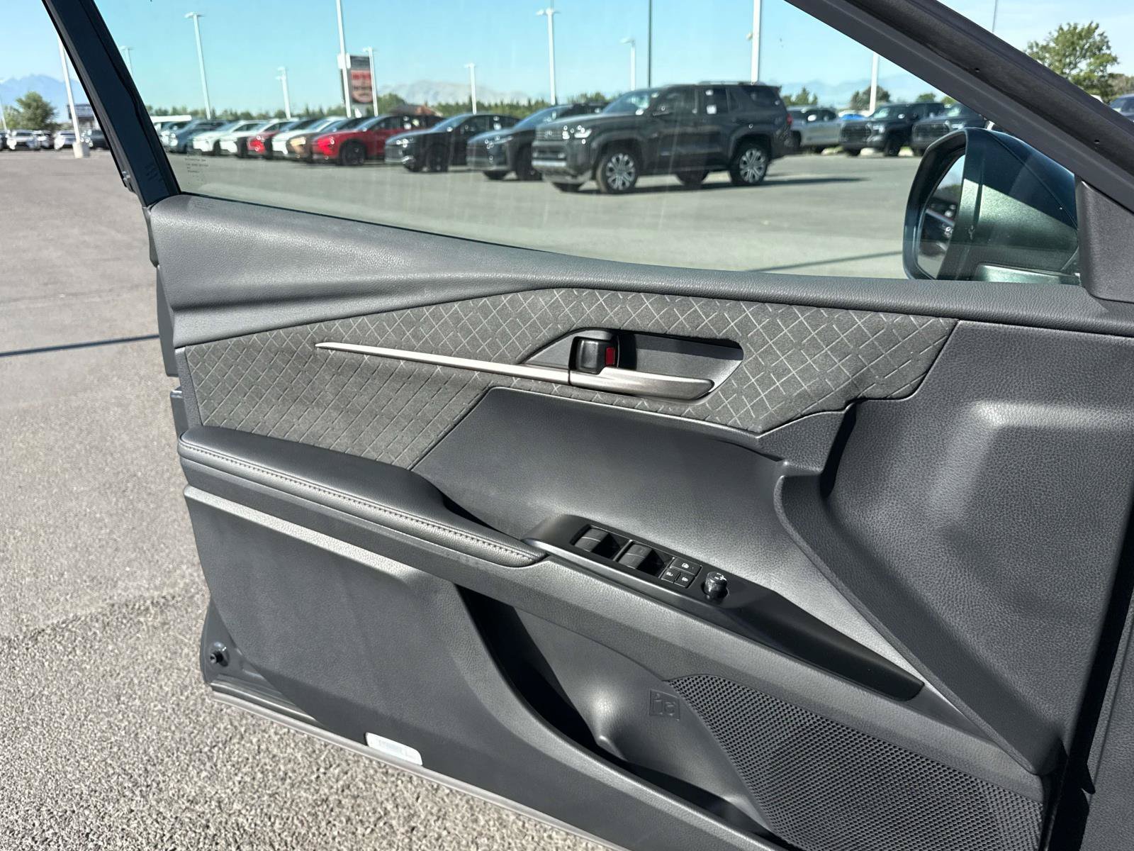 Used 2026 Toyota Camry XLE FWD image 12