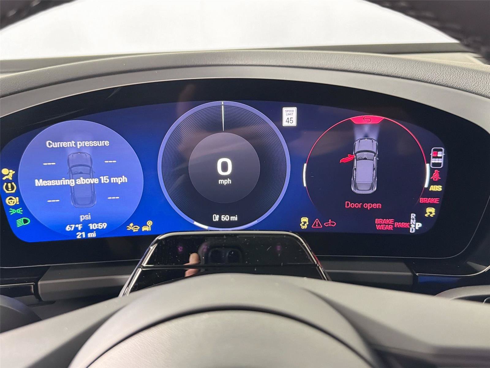 Certified 2026 Porsche Macan 4 Electric RWD image 19