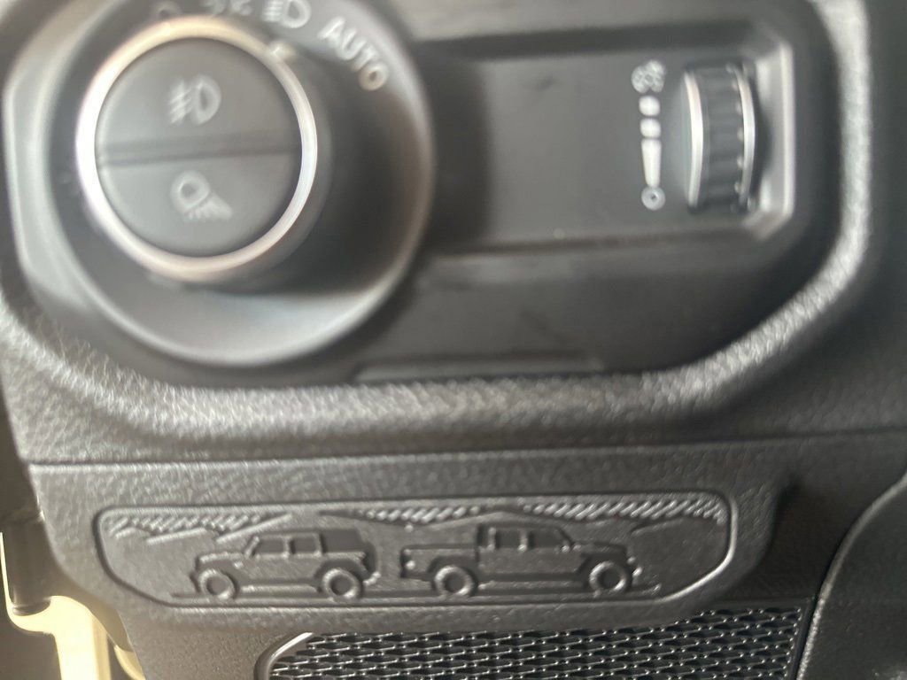 New 2025 Jeep Gladiator Sport image 22