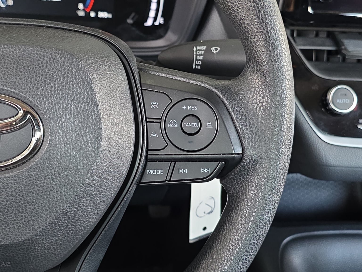 Used 2026 Toyota Corolla LE FWD image 17