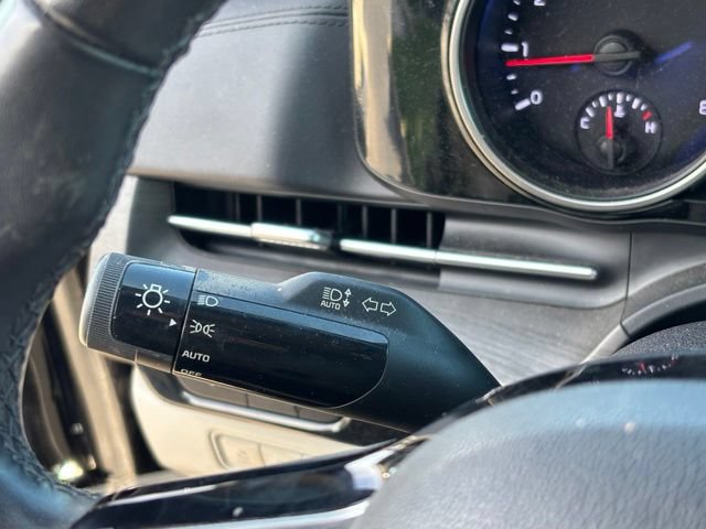 Used 2024 Kia Carnival EX FWD image 20