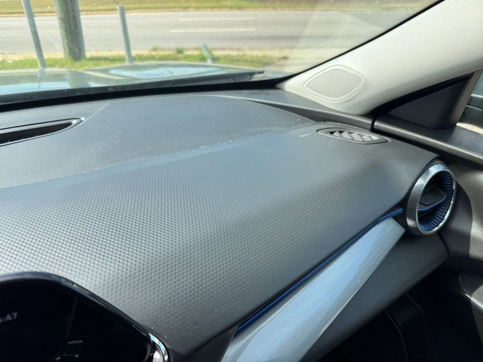 Used 2025 Chevrolet Trax LT image 31