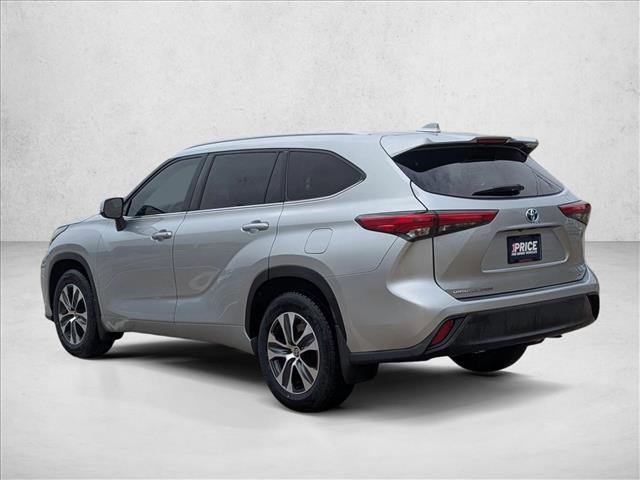 Used 2022 Toyota Highlander XLE FWD image 8