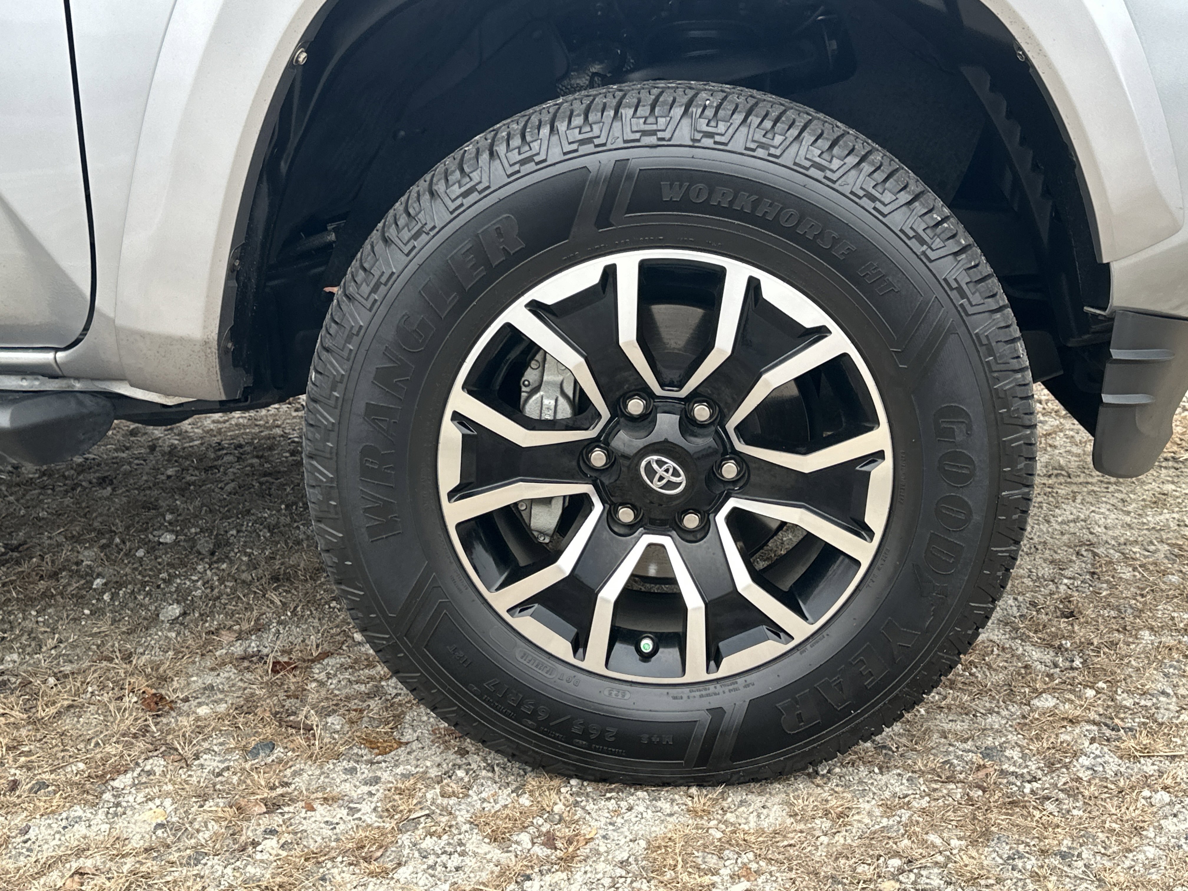 Used 2020 Toyota Tacoma TRD Sport image 12