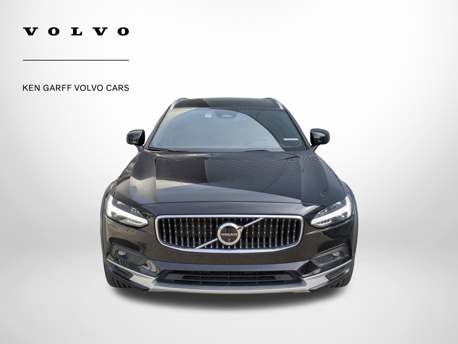 Used 2025 Volvo V90 B6 Cross Country Ultra AWD/4WD image 9