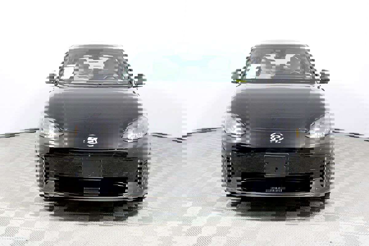 Used 2024 Hyundai Ioniq 6 Limited image 26