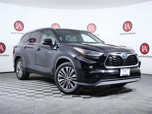 Used 2020 Toyota Highlander Limited Platinum image 1