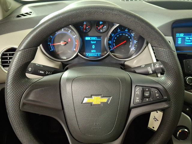 Used 2013 Chevrolet Cruze LS FWD image 17
