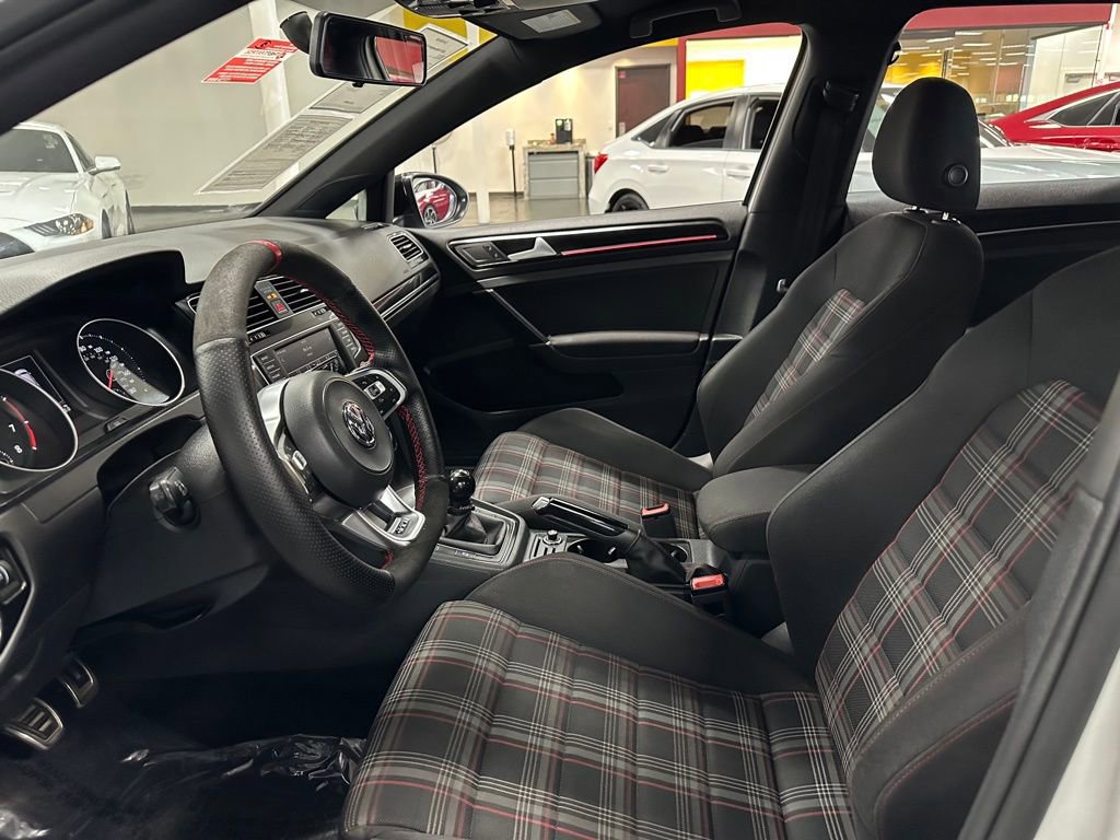 Used 2017 Volkswagen GTI S image 15
