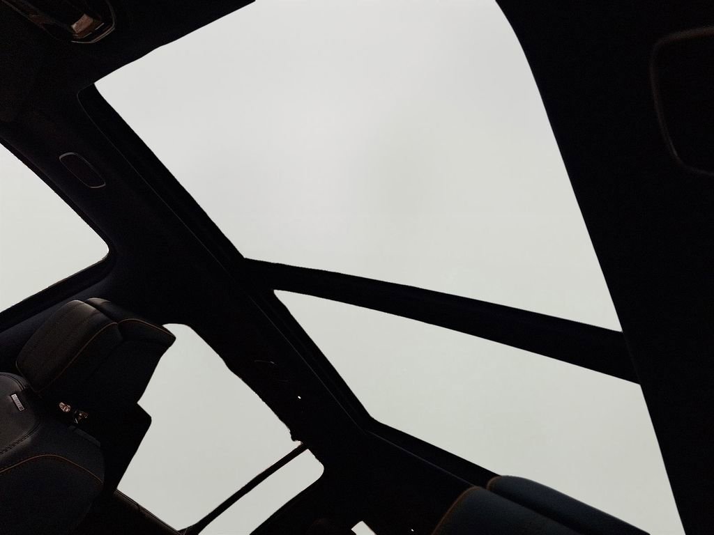 Used 2024 Jeep Grand Wagoneer Series III w/ Rear Seat Video Group 1 image 16