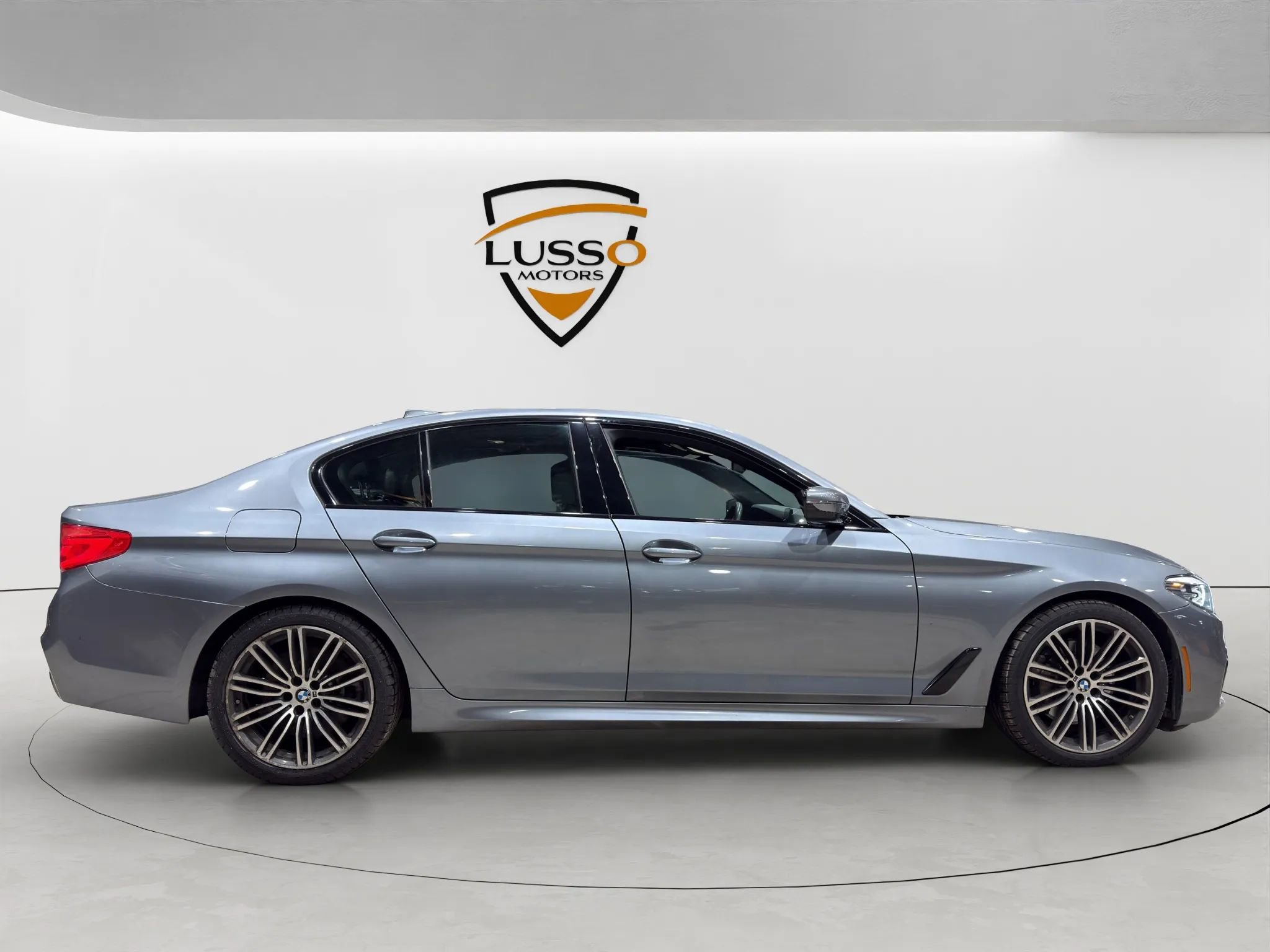 Used 2019 BMW 540i xDrive w/ M Sport Package AWD/4WD image 5