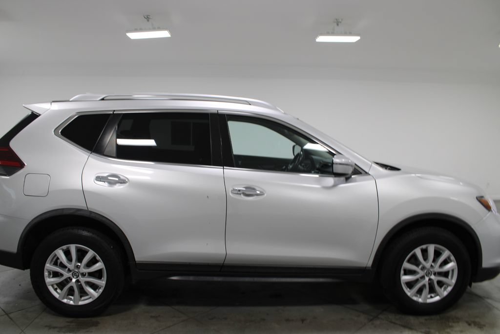 Used 2020 Nissan Rogue SV AWD/4WD image 11