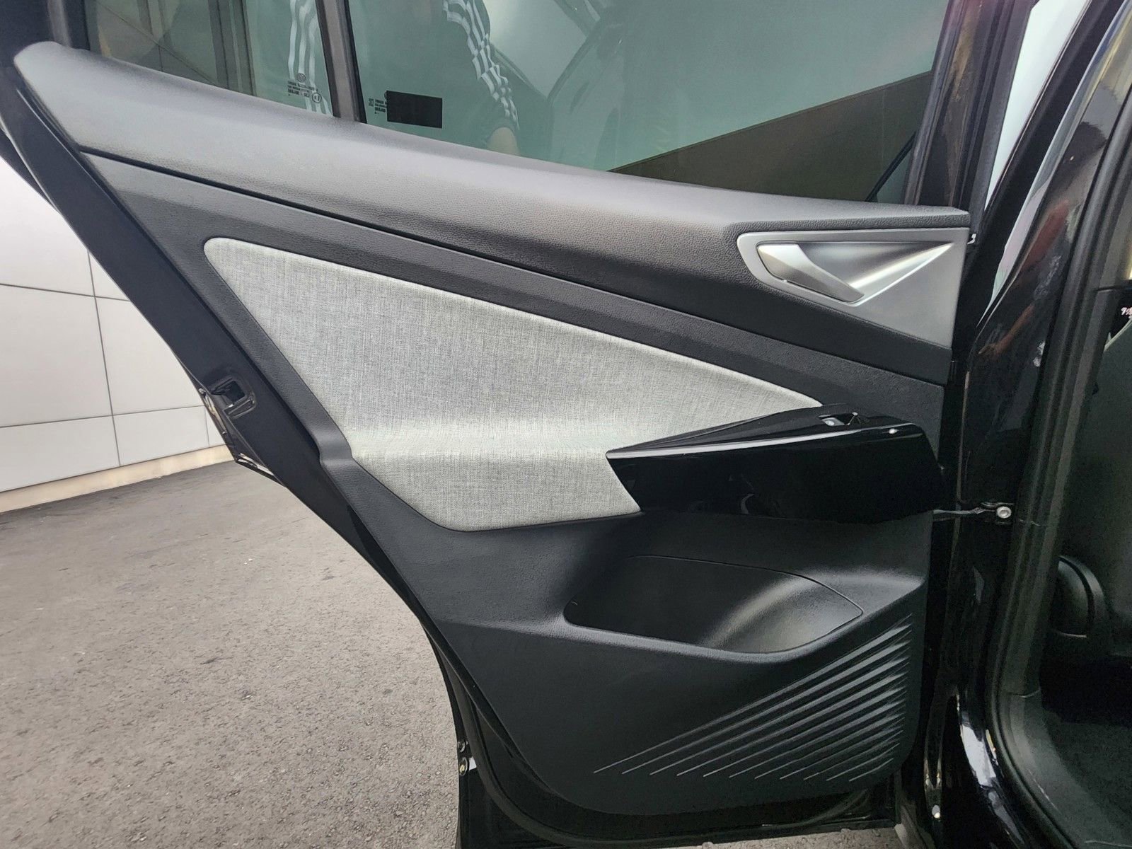 Used 2024 Volkswagen ID.4 Pro image 45