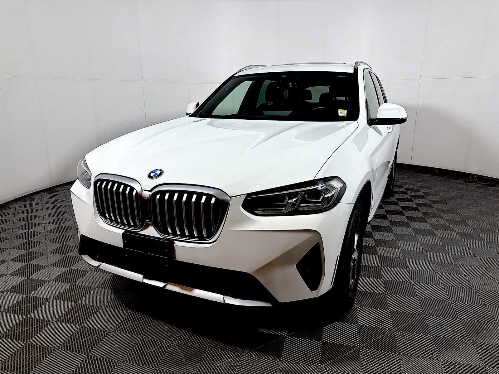 Certified 2023 BMW X3 xDrive30i w/ Premium Package AWD/4WD image 3