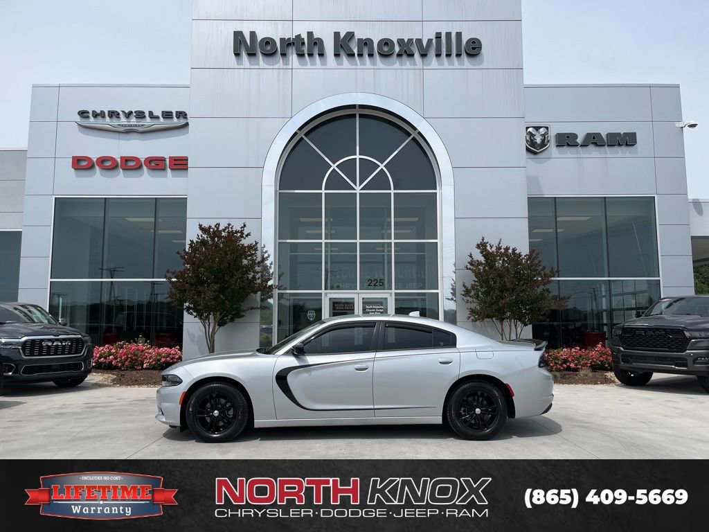 Used 2023 Dodge Charger SXT w/ Cold Weather Package RWD image 2