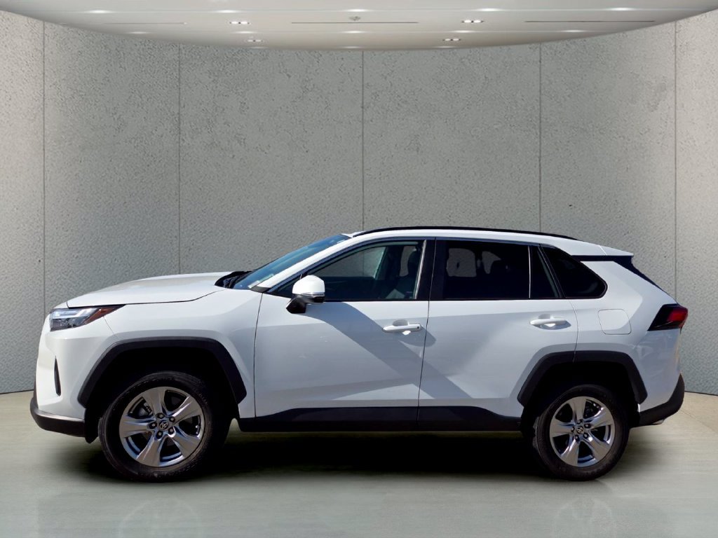 Used 2023 Toyota RAV4 XLE w/ Convenience Package FWD image 2