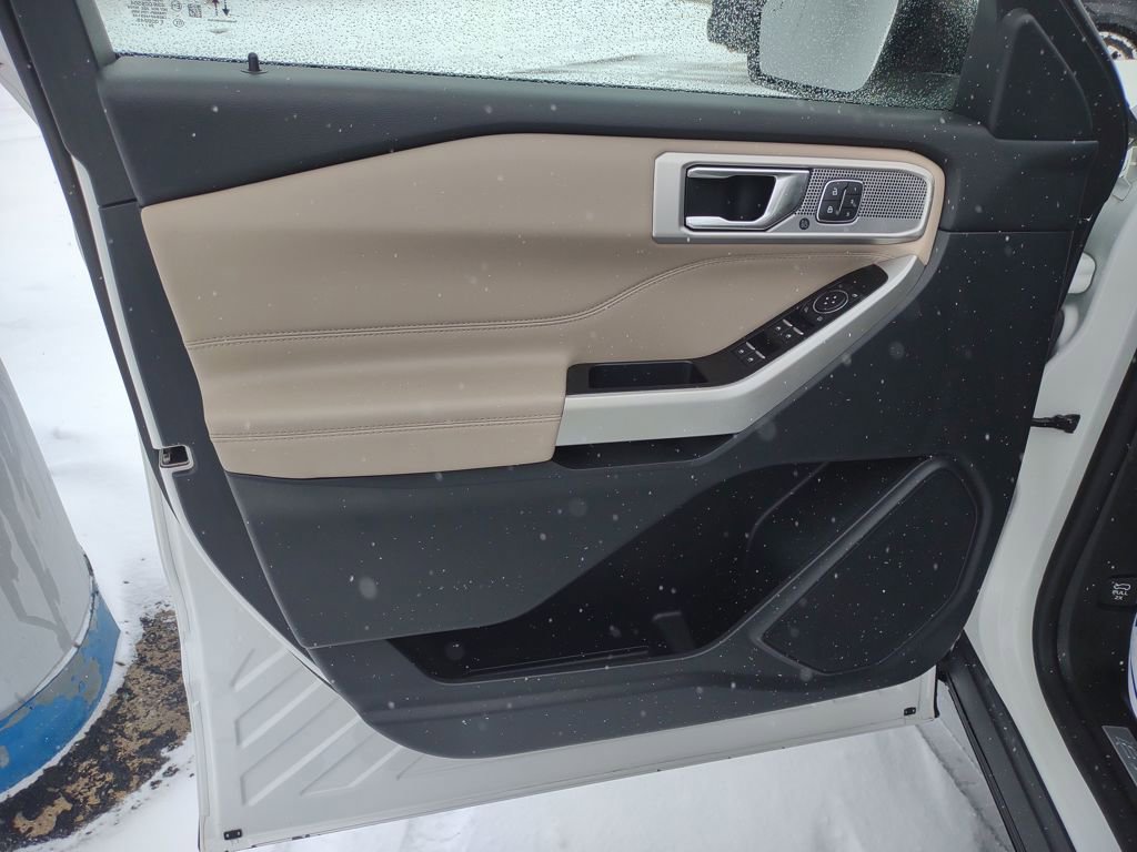 Used 2020 Ford Explorer Limited w/ Class III Trailer Tow Package image 21