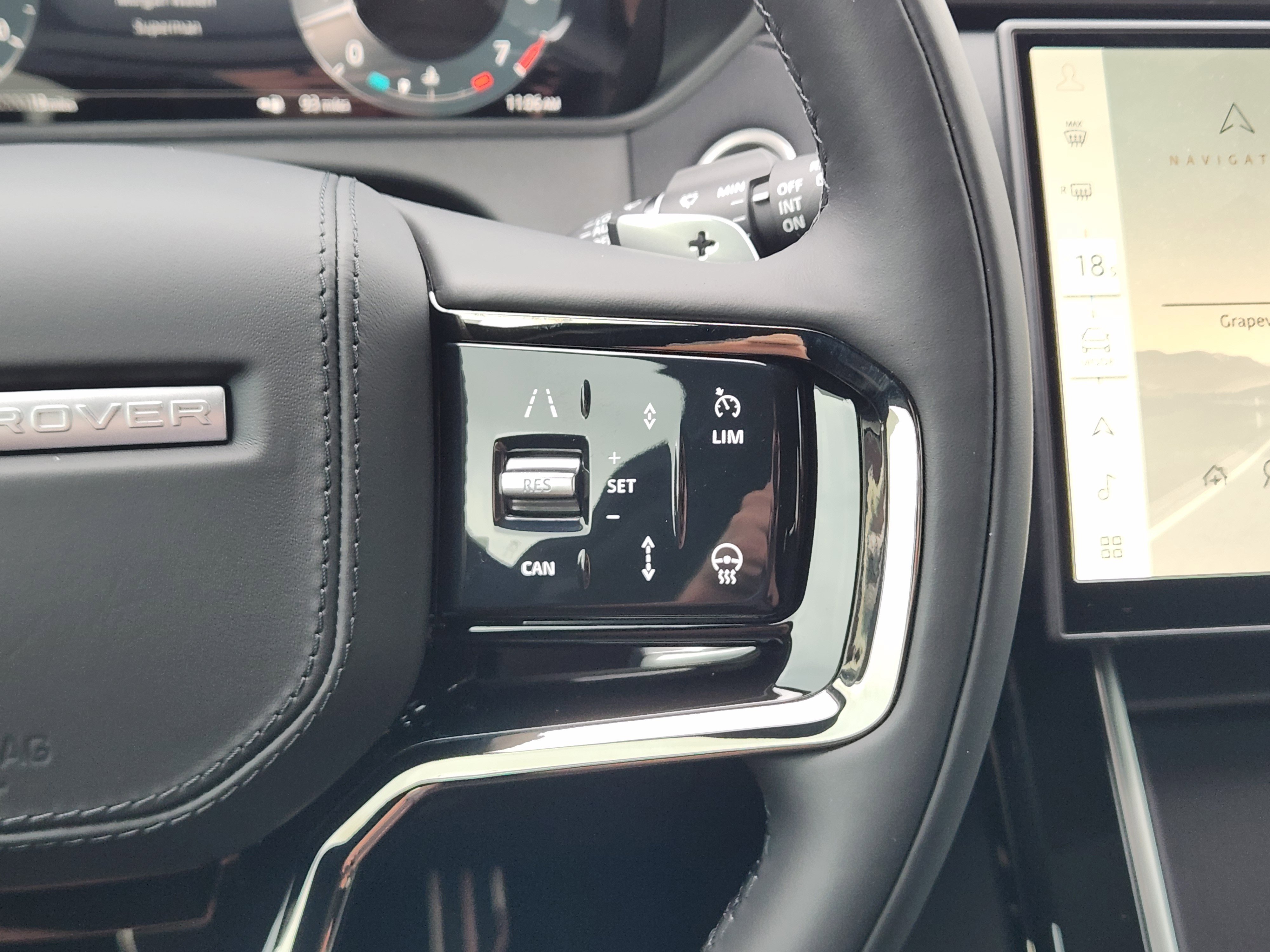 New 2026 Land Rover Range Rover Velar Dynamic SE image 29
