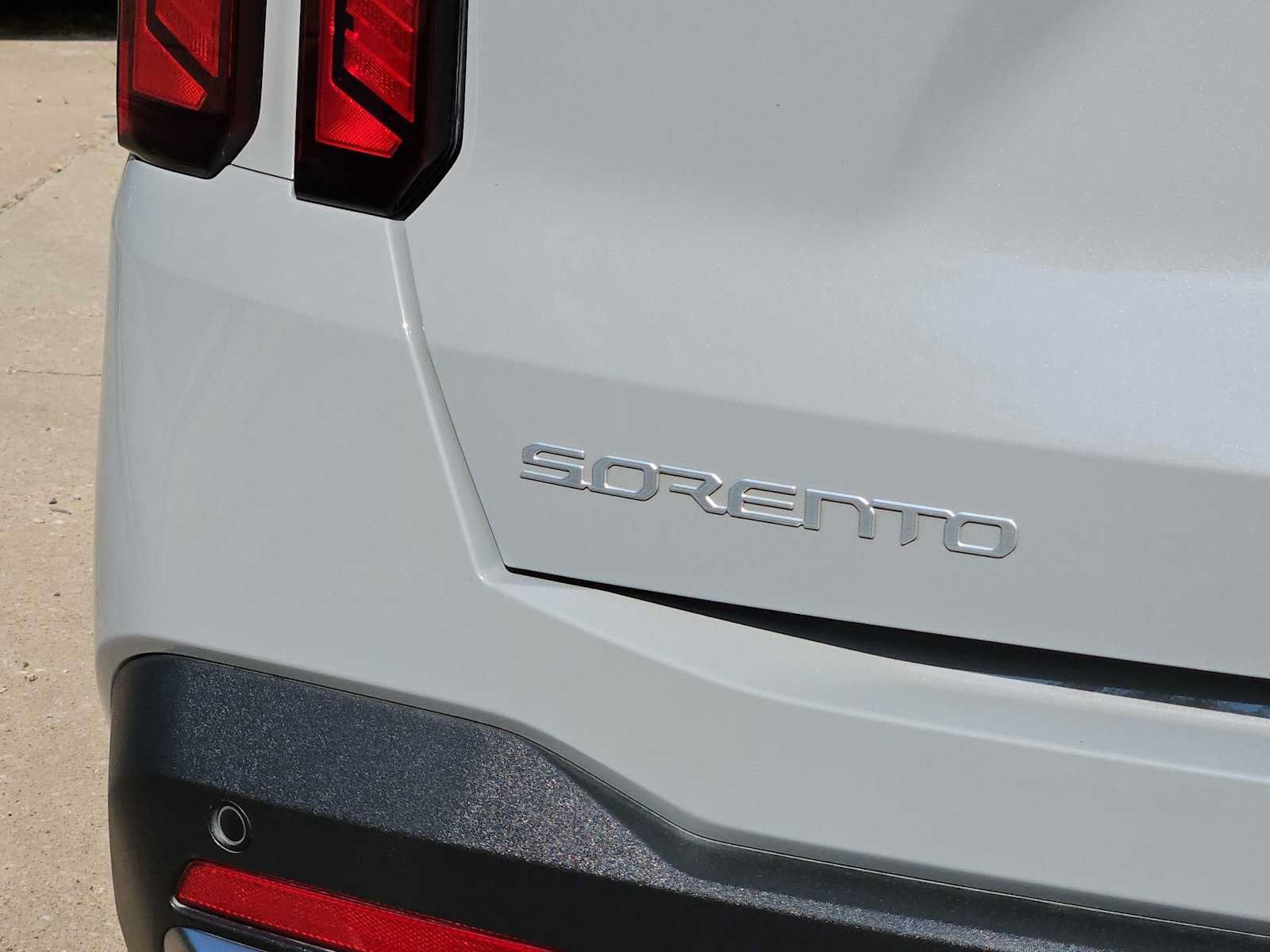 Certified 2025 Kia Sorento S FWD image 13