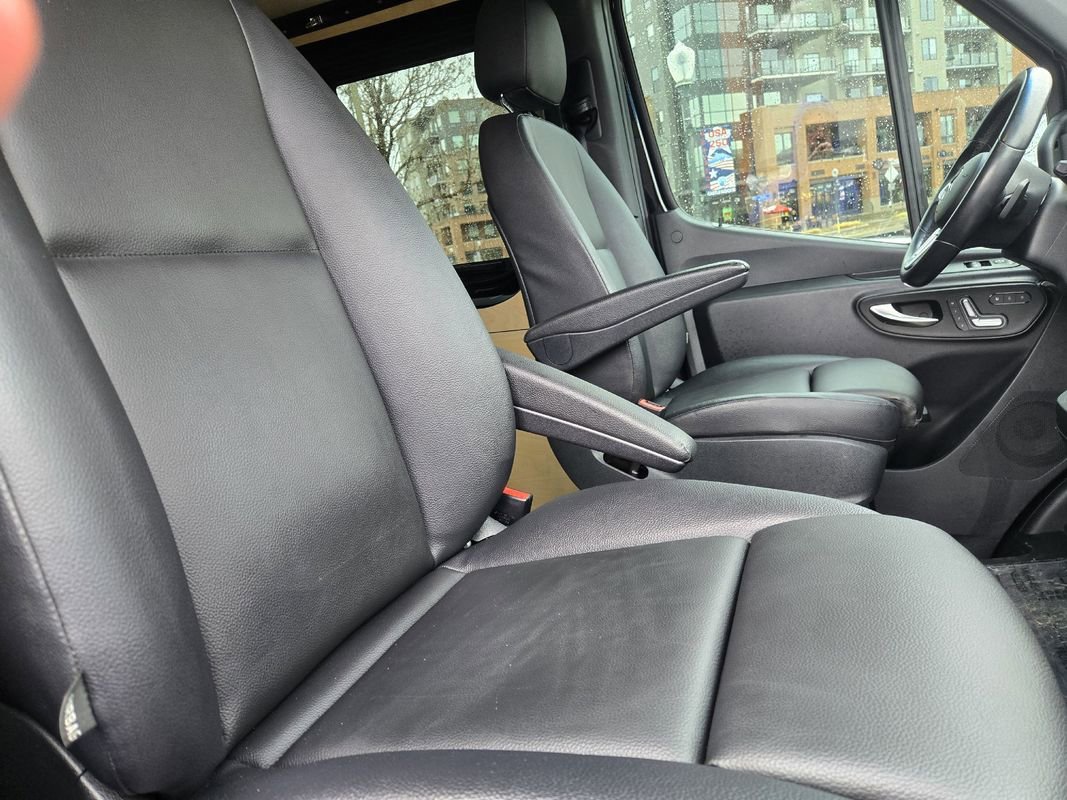 Used 2020 Mercedes-Benz Sprinter 2500 image 28