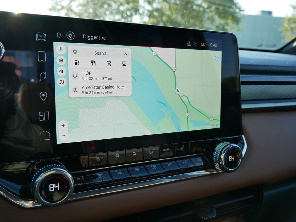 Used 2025 GMC Canyon AT4 w/ Nightfall Edition image 18