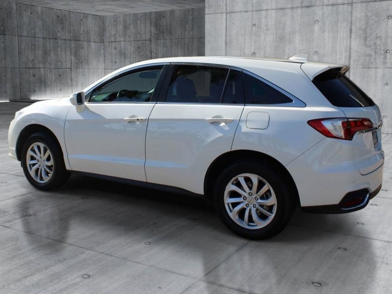 Used 2018 Acura RDX FWD w/ Technology Package image 3