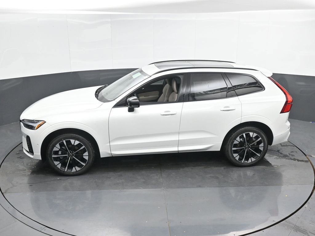 New 2026 Volvo XC60 B5 Plus w/ Climate Package image 36