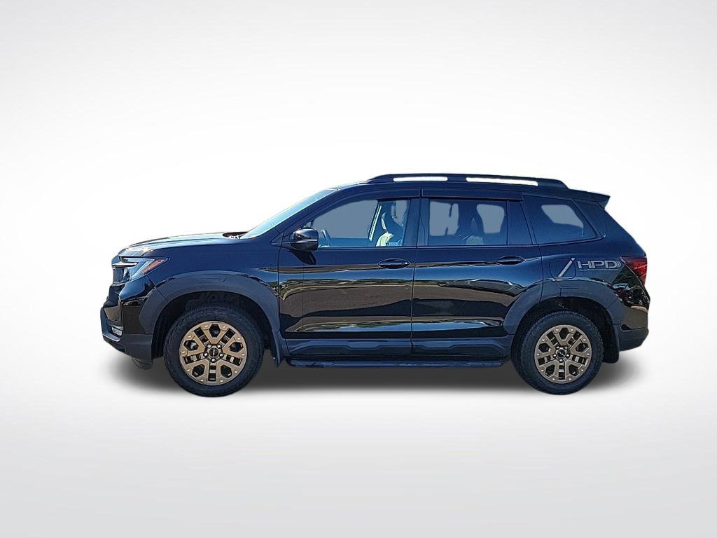 Used 2023 Honda Passport TrailSport image 2