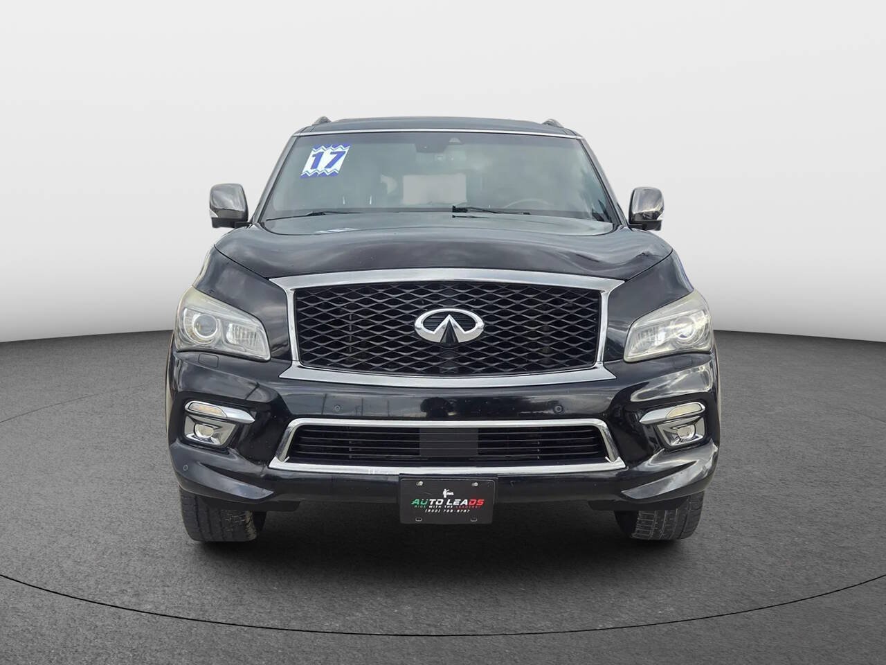 Used 2017 INFINITI QX80 Limited AWD/4WD image 3