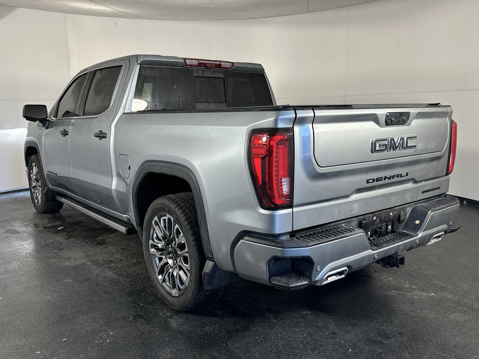 Used 2025 GMC Sierra 1500 Denali Ultimate AWD/4WD image 6